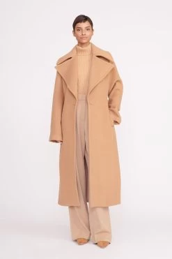 CARVER COAT | CAMEL 8 CARVER COAT | CAMEL -Chic Style Shop 034 230605 Staud Fall Ecom 01146 web
