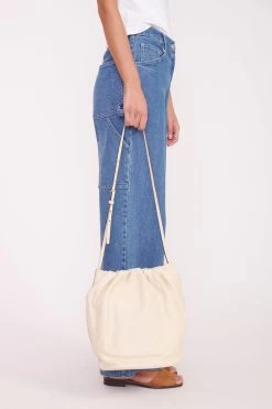 VALENTINA BUCKET BAG | CREAM -Chic Style Shop RENAME JEANS WHITE TSHIRT BAGS 02127 web