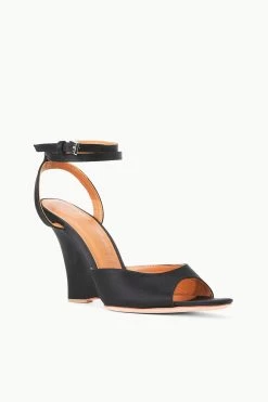 ANOUSH WEDGE | BLACK 9 ANOUSH WEDGE | BLACK -Chic Style Shop STAUD ANOUSH WEDGE BLACK FALL 23 ECOM 2