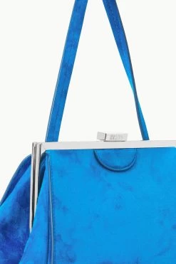 LENNON SHOULDER BAG | DIRECTOR BLUE SUEDE -Chic Style Shop STAUD LENNON SHOULDERBAG DIRECTORBLUE FALL 23 ECOM 3 3074a638 a6fc 41d0 9b5a a93c0410efeb